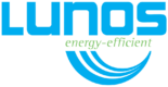 Logo der Firma Lunos mit stilisiertem blauem Text und einem grünen Band darunter, auf dem „Energieeffizient“ steht. Darunter bilden blaue geschwungene Linien ein Halbkreisdesign.